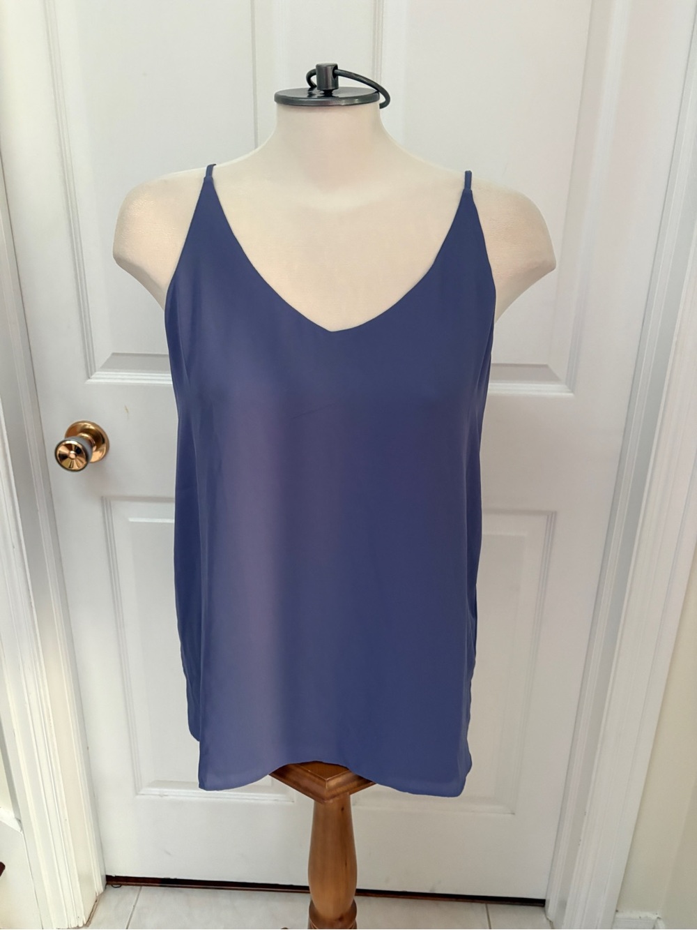 NWT Reitmans mauve V-Neck Camisole with Slim Straps